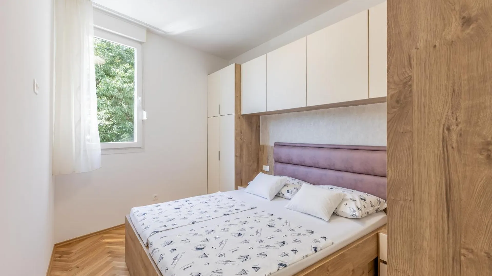 ספליט Apartment Ema 3 0*,